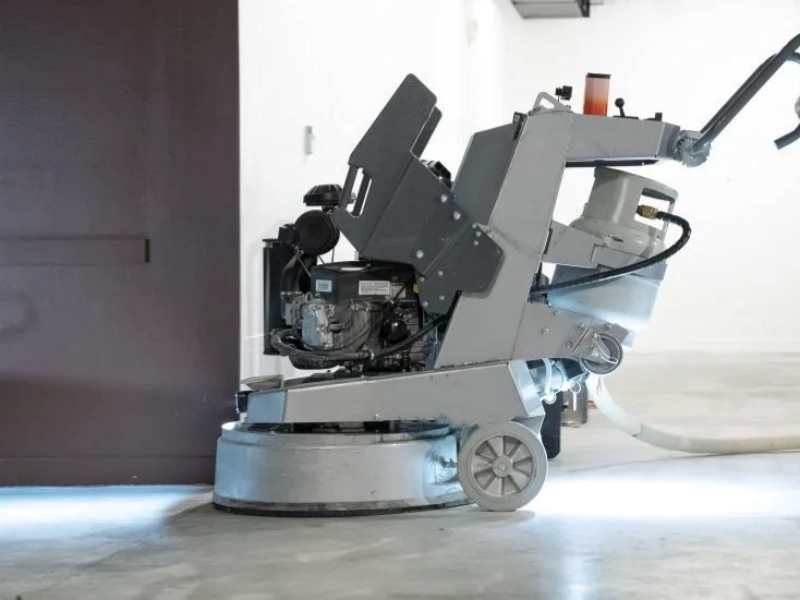 Omówienie etapów polerowania posadzki betonowej